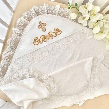 Крыжма махровая для крещения с уголком, вышивкой и кружевом "Кружева" Махра Молочный/Золото