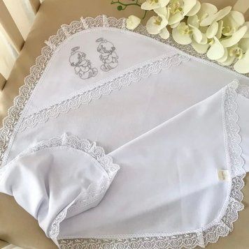 Крижма для хрещення трикотажна "Дивовижна" з куточком, вишивкою, мереживом Інтерлок 75*80 см Білий/Срібло Betis, 75х80 см 🤍 0-6 міс.
