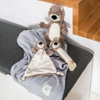 Іграшка-пищалка з прорізувачем для малят Видра Меггі 24 см 6М+ BabyOno
