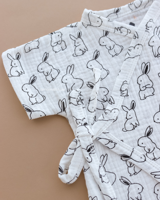 Муслиновый песочник кимоно для малышей Зайчики Muslin Baby